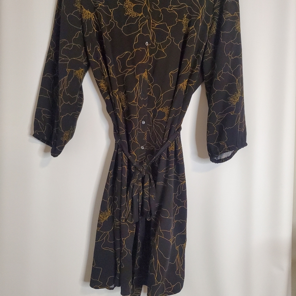 Ann Taylor Size L Black 3/4 Sl tie waist midi dress with gold floral print
